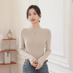 Seamless wool round-neck base layer shirt