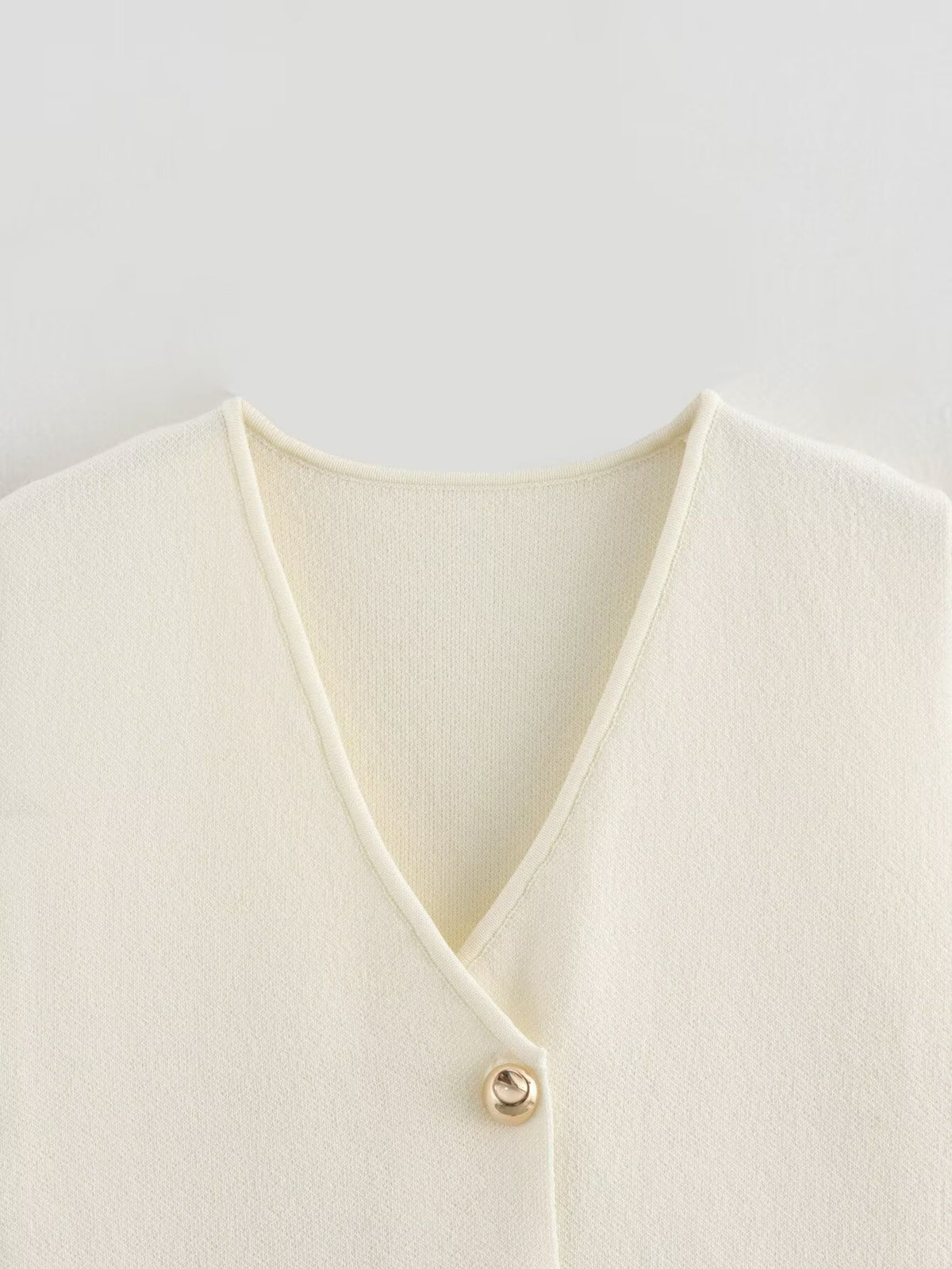Two-Button Knit Vest — detail