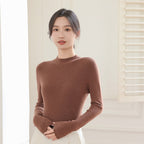 Seamless wool round-neck base layer shirt