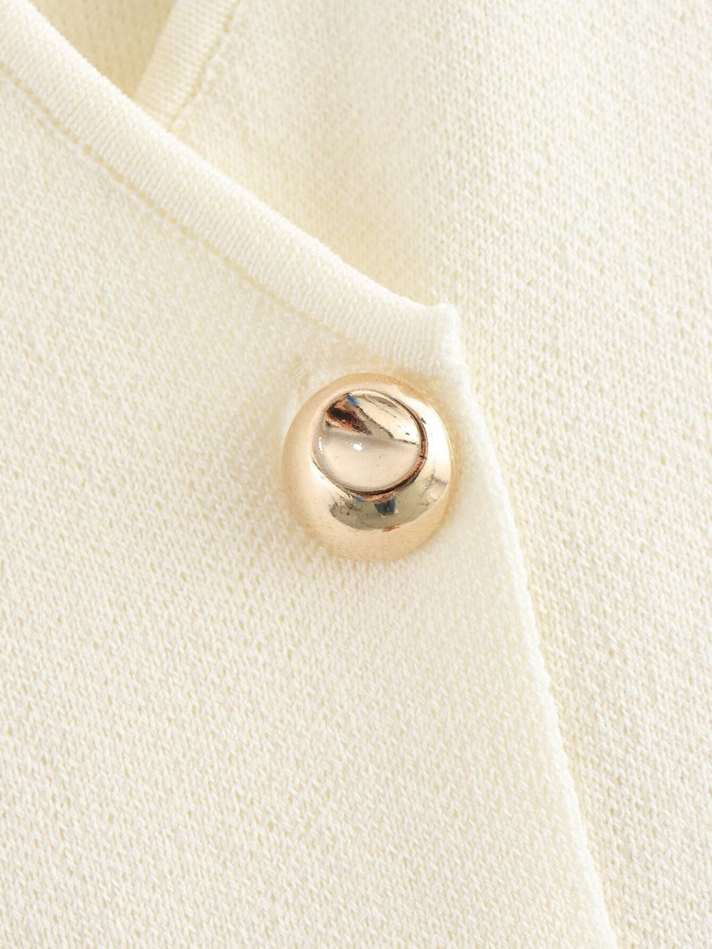 Two-Button Knit Vest — detail